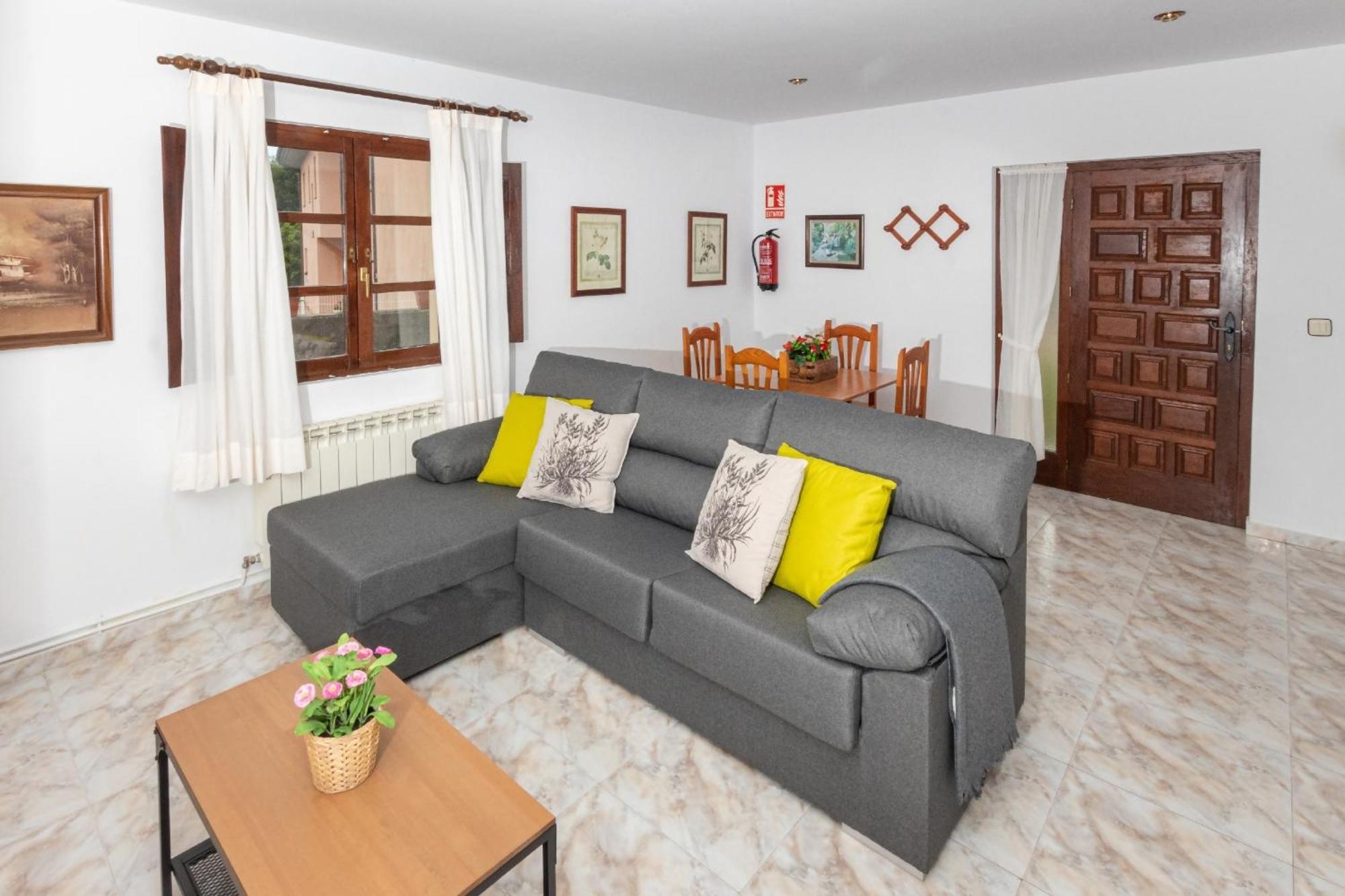 Apartamentos El Acebo Navés 外观 照片