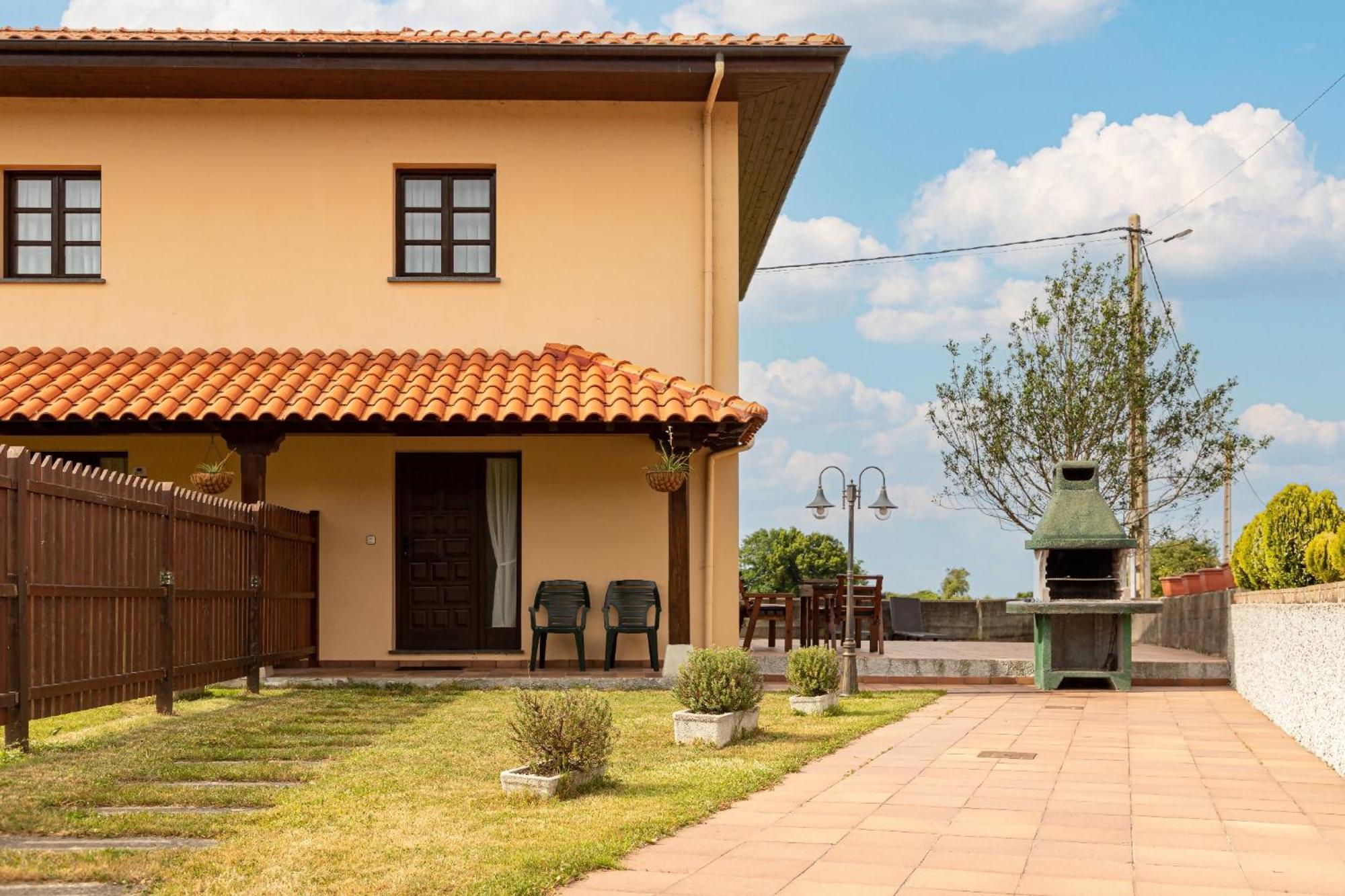 Apartamentos El Acebo Navés 外观 照片